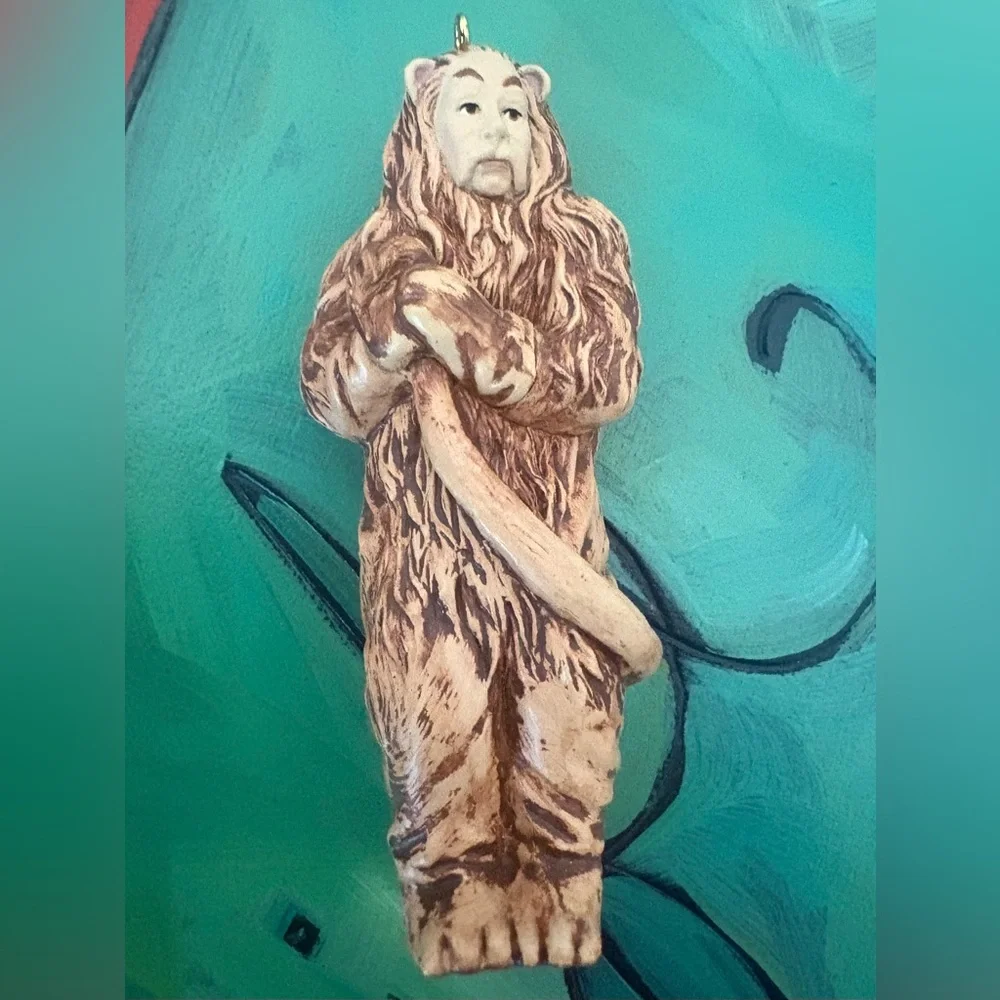 Hallmark 1994 Cowardly Lion Ornament‎ - Wizard of Oz